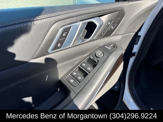 Used 2025 BMW X5 xDrive50e AWD/4WD image 11