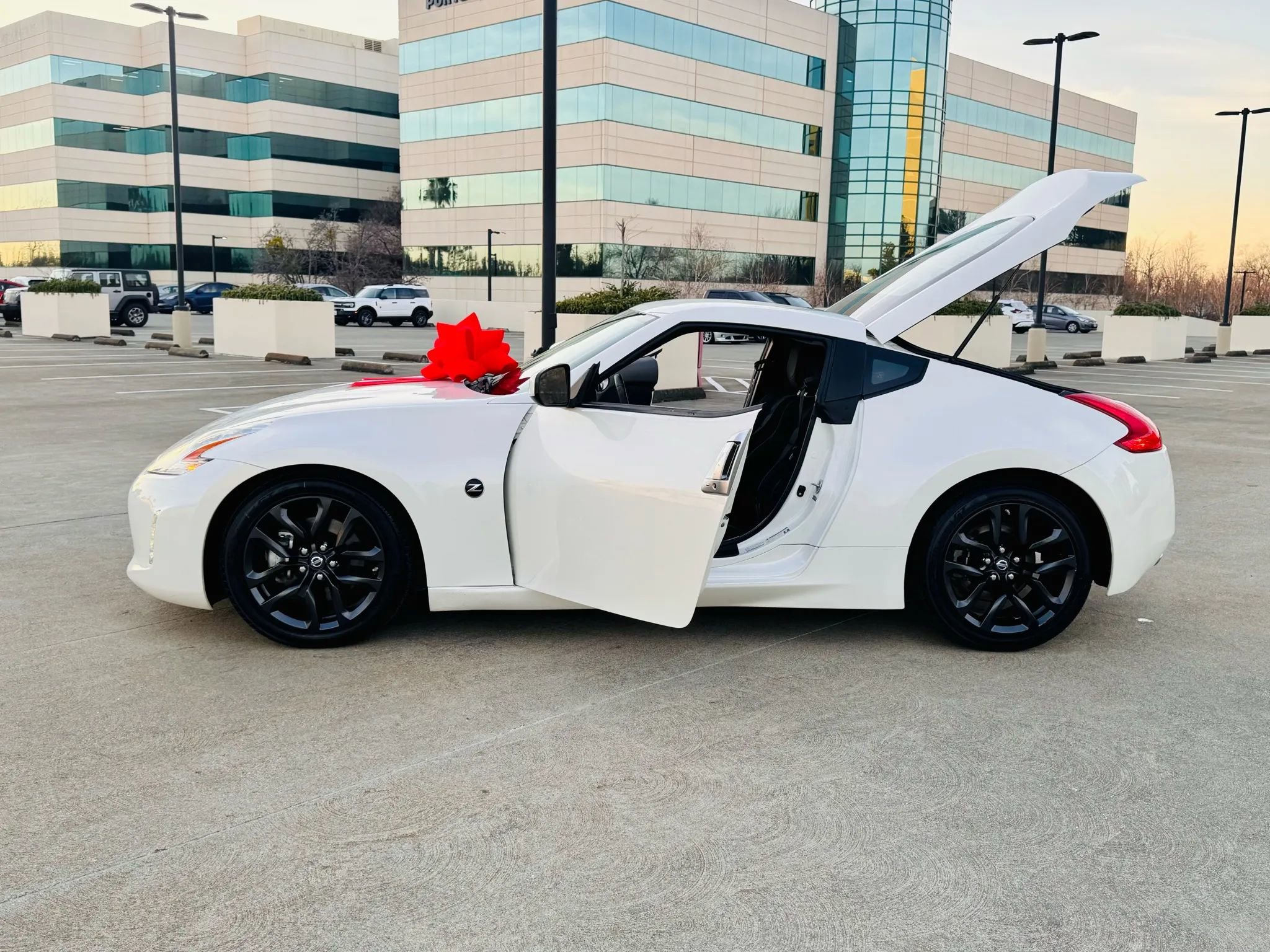 Used 2017 Nissan 370Z Touring image 33