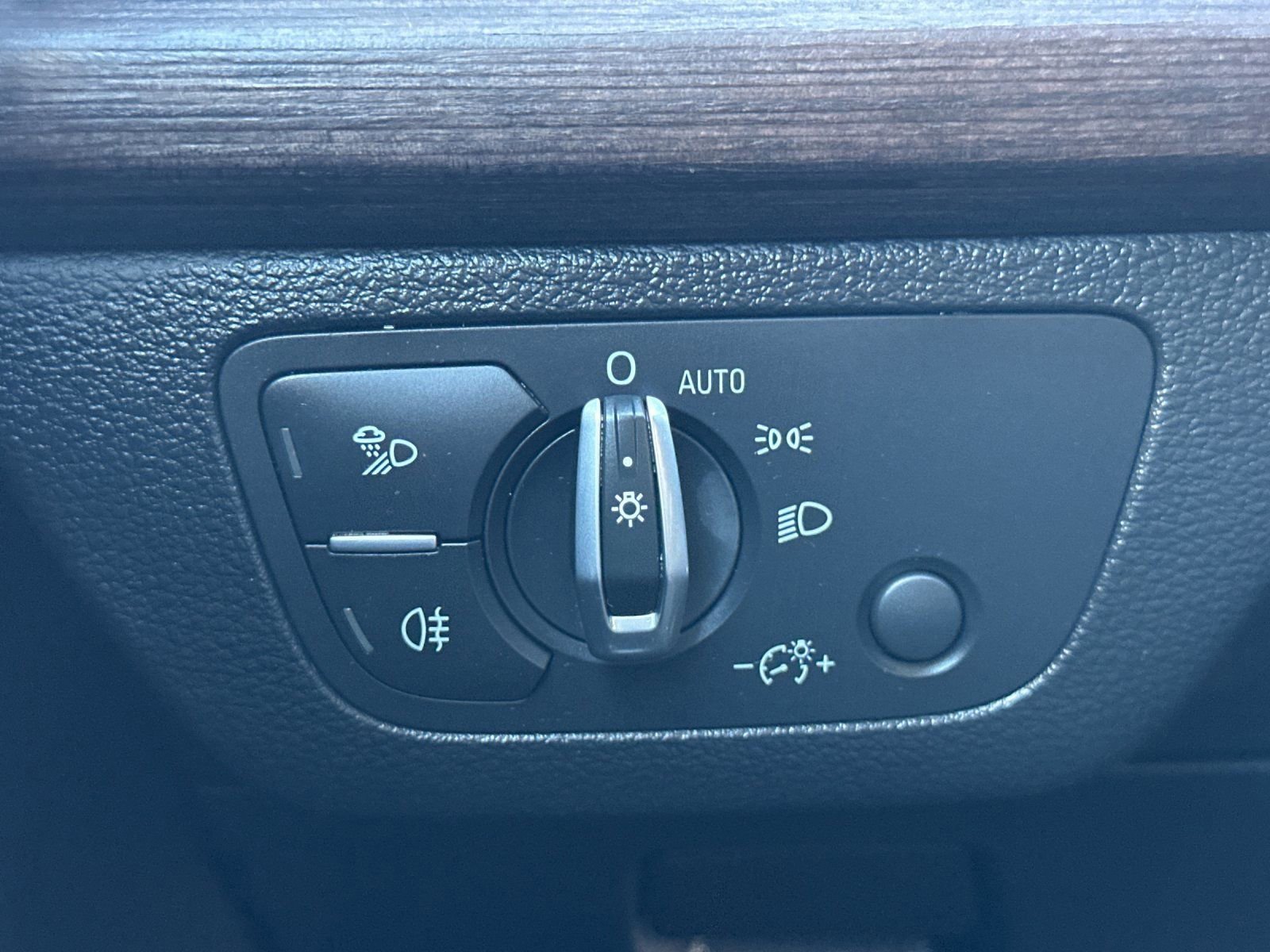 Used 2023 Audi Q5 2.0T Premium w/ Convenience Package image 31