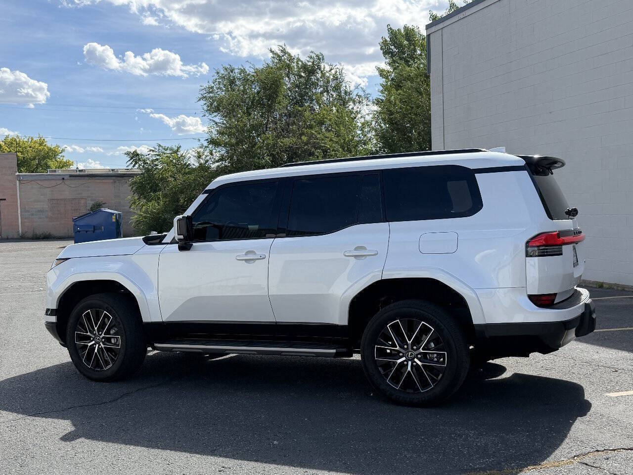 Used 2025 Lexus GX 550 w/ Accessory Package (2T) AWD/4WD image 4