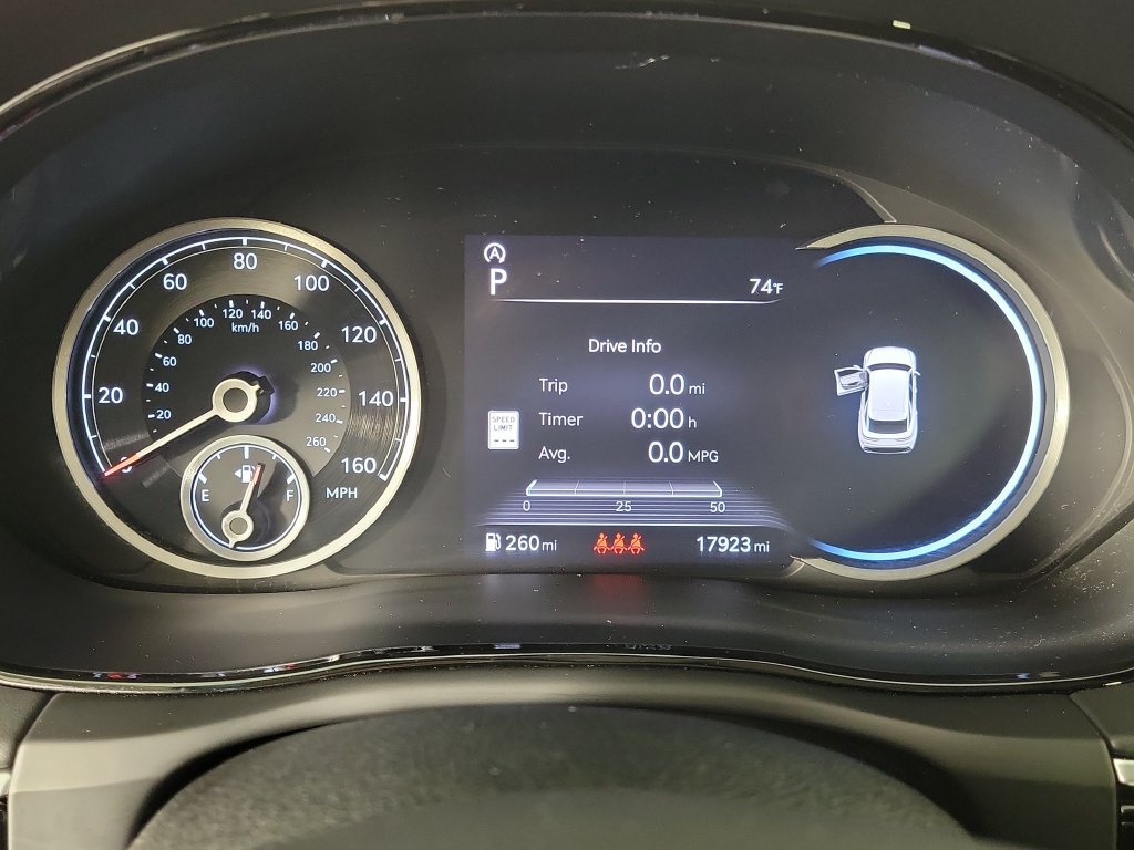 Used 2025 Genesis GV70 2.5T AWD/4WD image 25