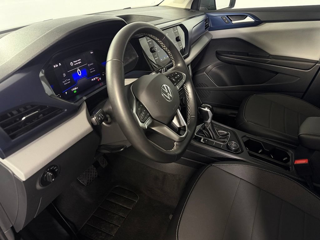 Used 2023 Volkswagen Taos SE w/ Panoramic Sunroof Package AWD/4WD image 12