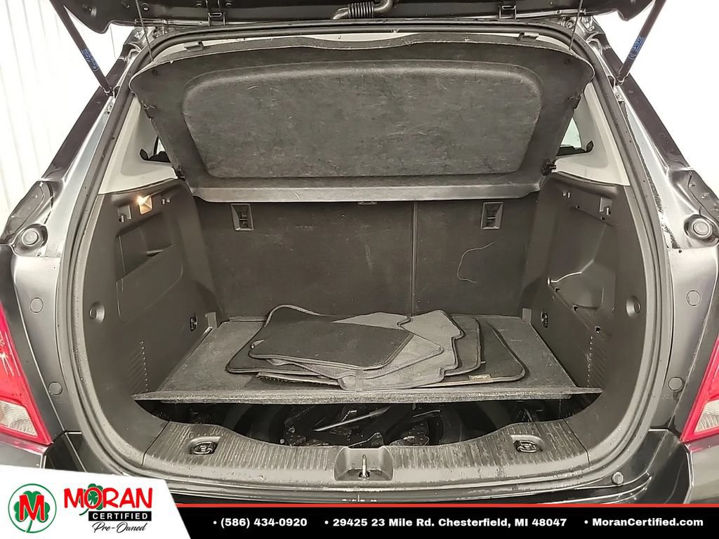 Used 2019 Chevrolet Trax LT w/ LT Convenience Package FWD image 12