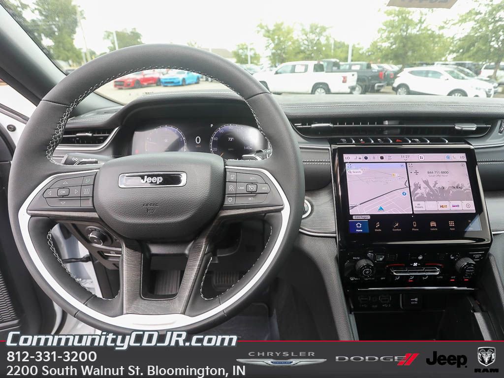 New 2025 Jeep Grand Cherokee Limited image 11