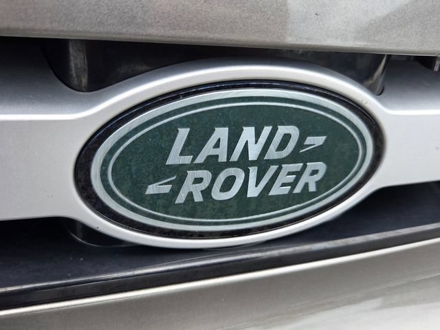 Used 2025 Land Rover Defender 110 S AWD/4WD image 18