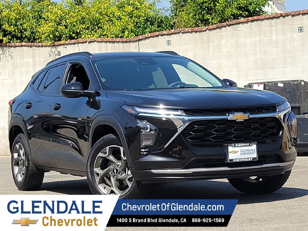 Used 2025 Chevrolet Trax LT