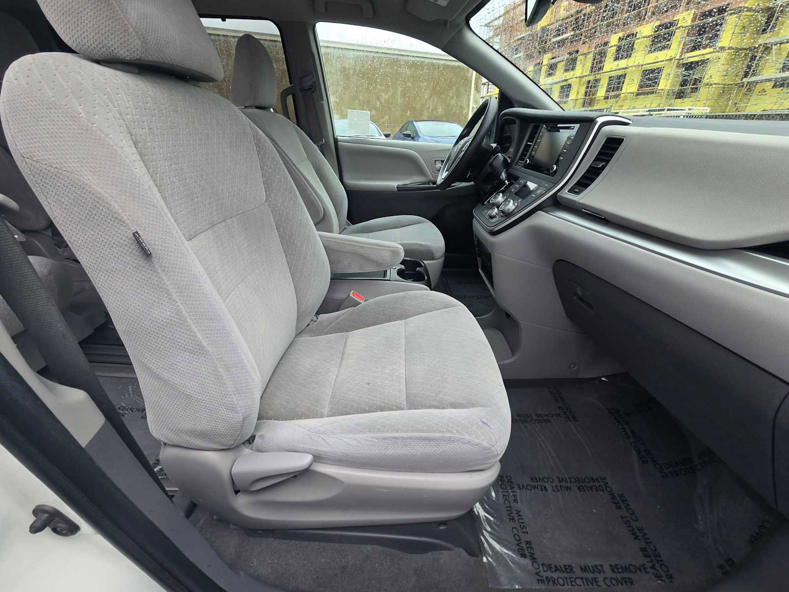 Used 2020 Toyota Sienna LE FWD image 11
