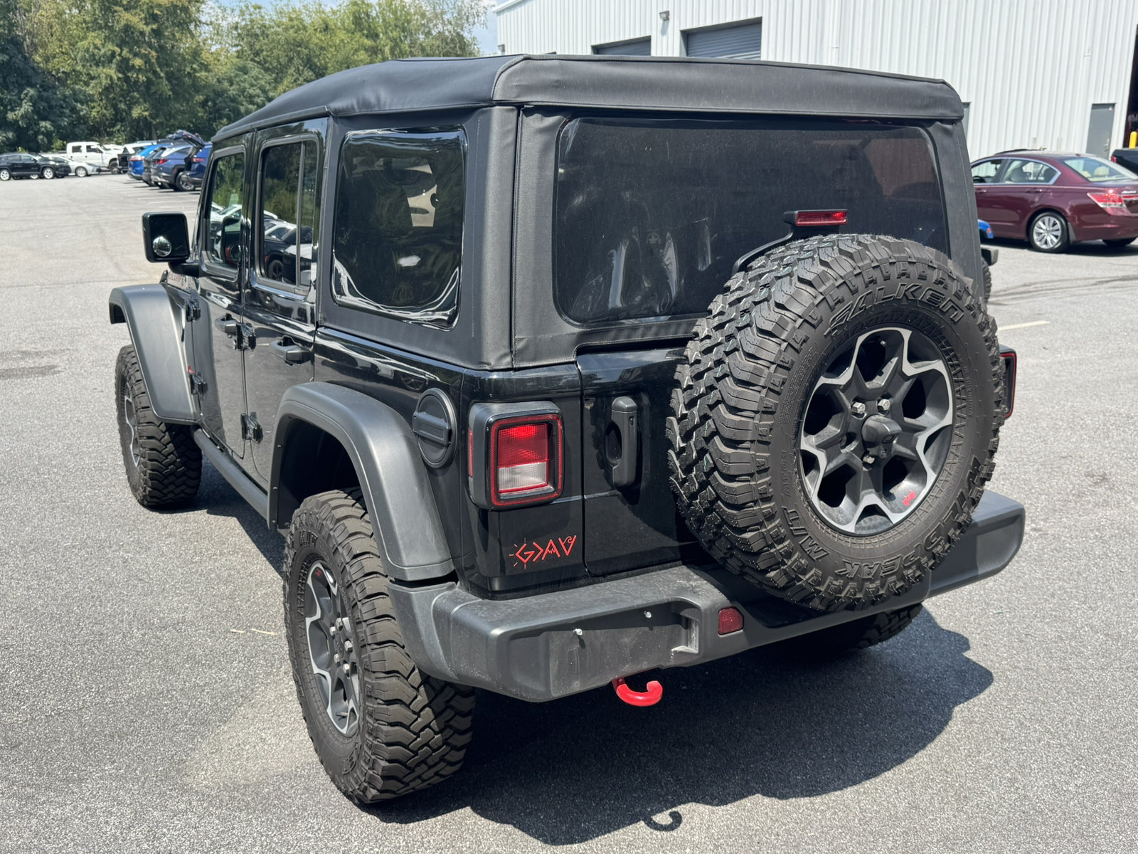 Used 2023 Jeep Wrangler Unlimited Rubicon AWD/4WD image 7