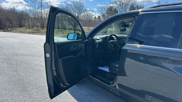 Used 2019 Chevrolet Traverse LT w/ LT Premium Package AWD/4WD image 12
