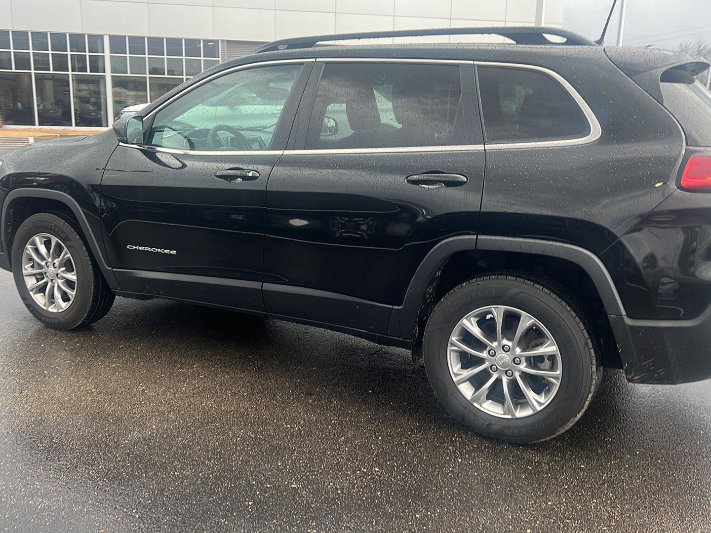 Used 2022 Jeep Cherokee Latitude Lux w/ Sun & Sound Group image 10