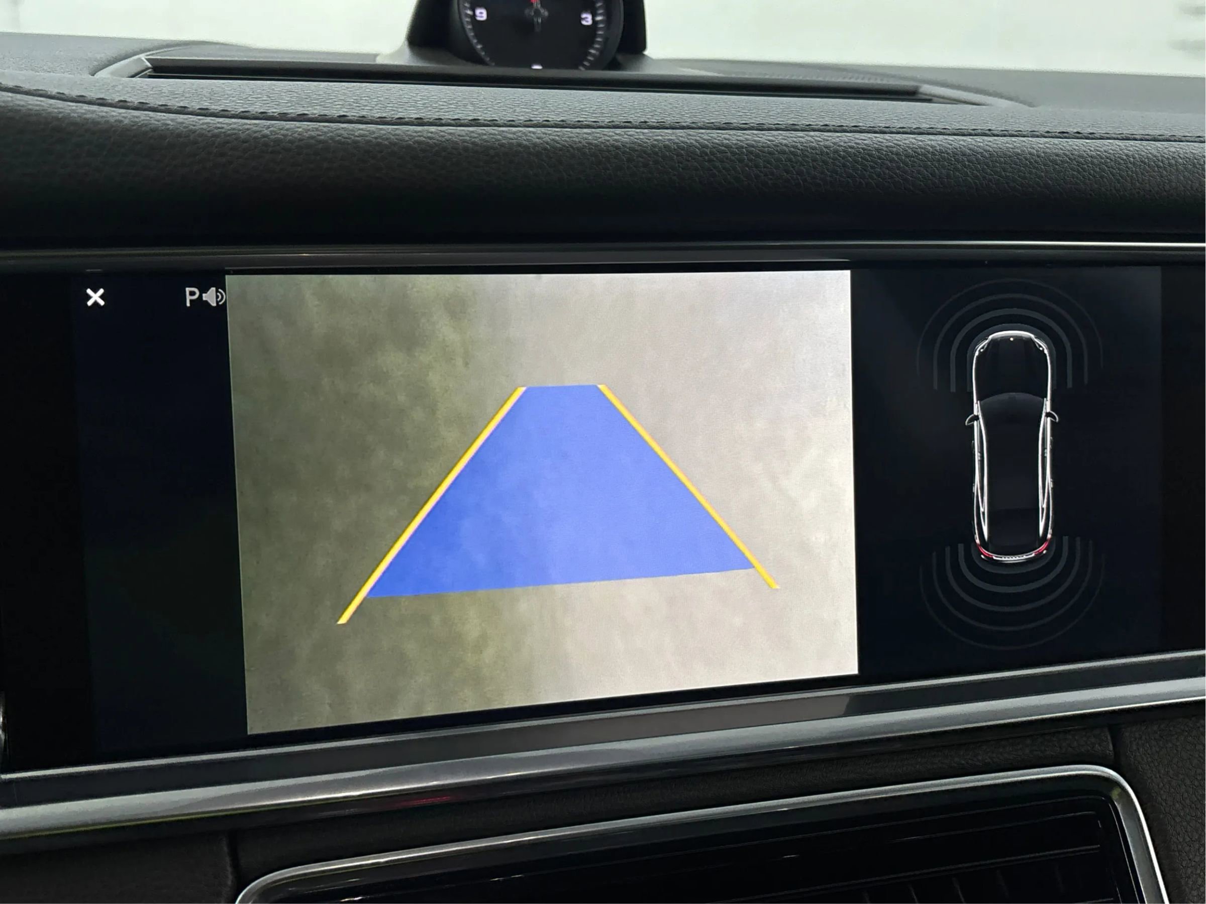 Used 2017 Porsche Panamera image 38