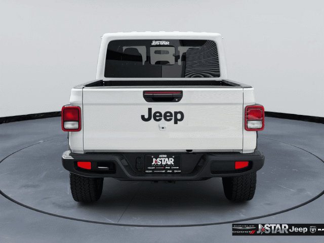 Used 2025 Jeep Gladiator Sport AWD/4WD image 6