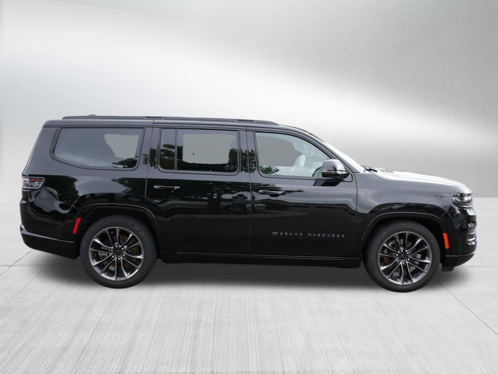 Used 2025 Jeep Grand Wagoneer Series III w/ Quick Order Packagew 28T AWD/4WD image 8