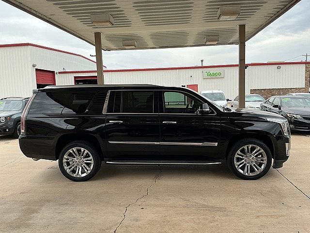 Used 2017 Cadillac Escalade ESV Luxury w/ LPO, Radiant Package RWD image 4