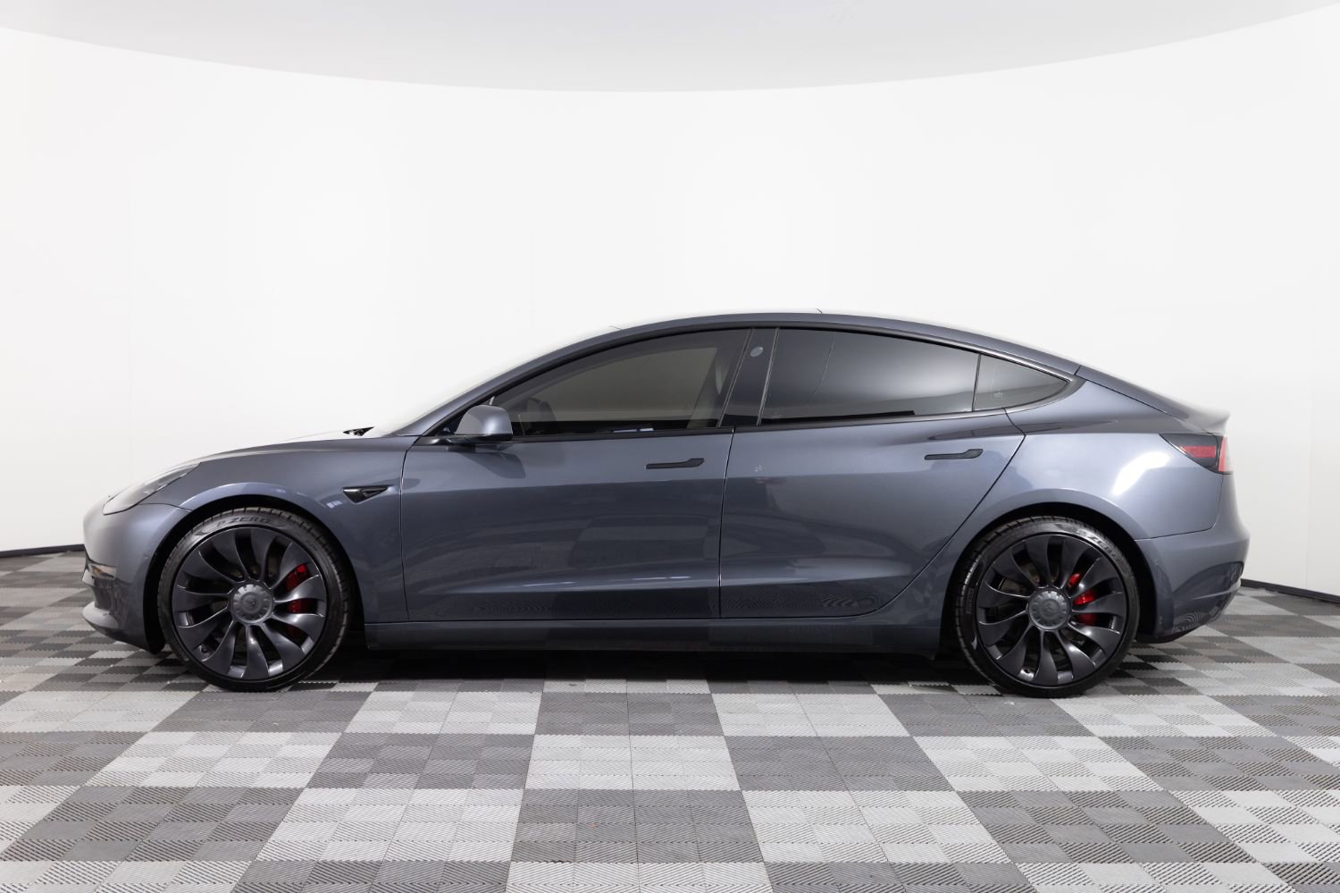 Used 2021 Tesla Model 3 Performance image 3