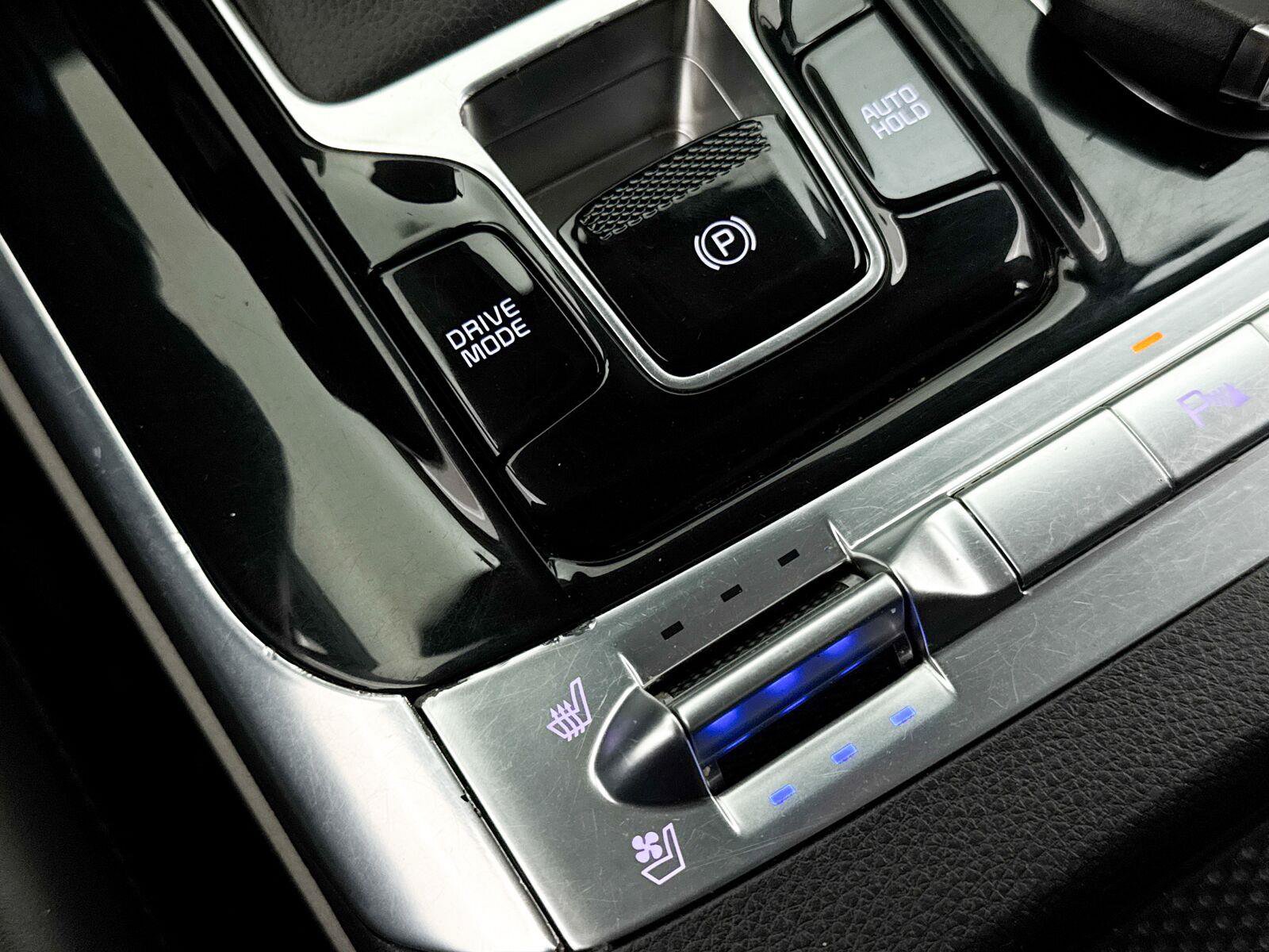 Used 2024 Kia Carnival SX FWD image 9