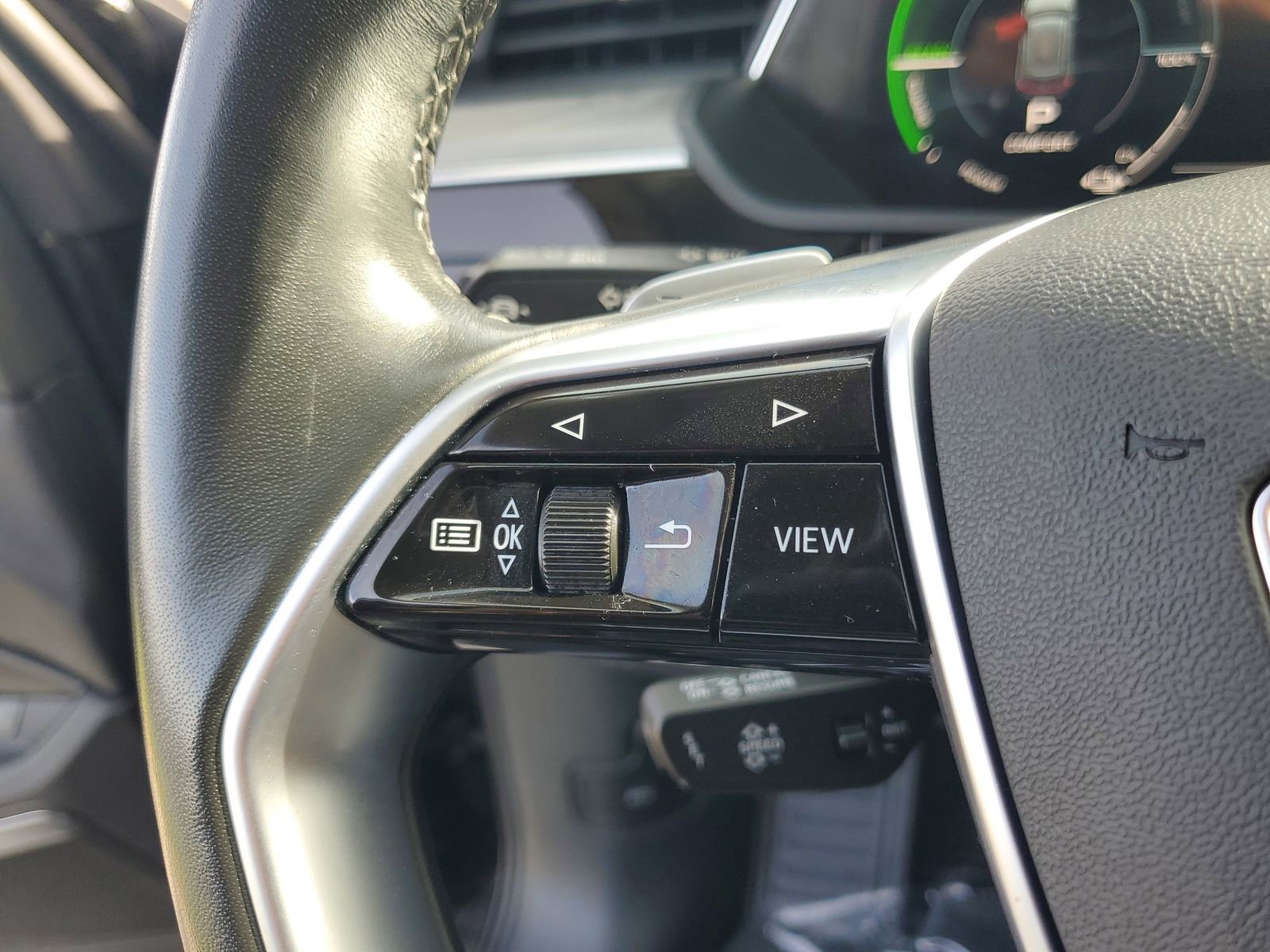 Used 2023 Audi e-tron Premium Plus w/ Premium Plus Package image 25