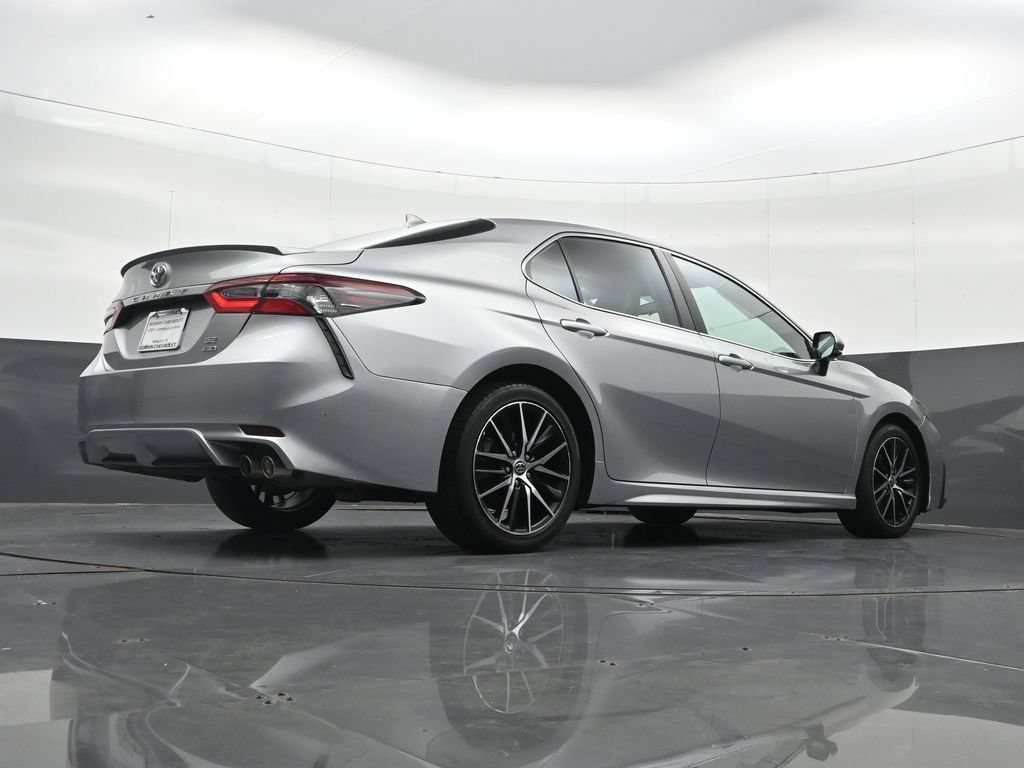 Used 2021 Toyota Camry SE w/ Cold Weather Package AWD/4WD image 35