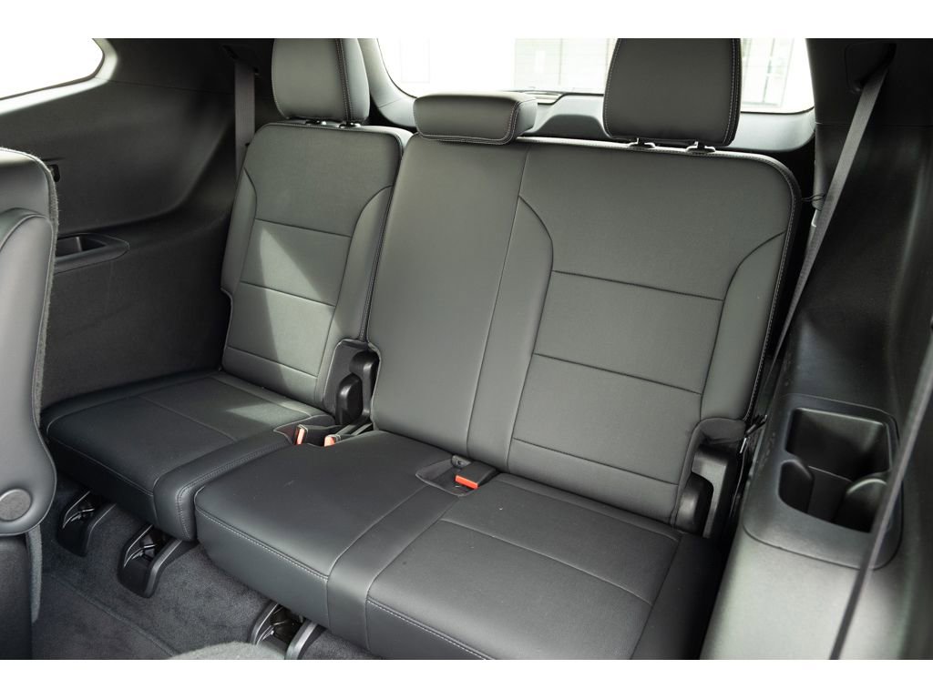 Certified 2025 Buick Enclave Preferred image 13