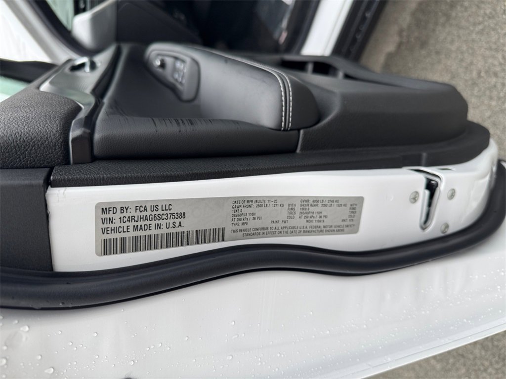 New 2025 Jeep Grand Cherokee Altitude image 31