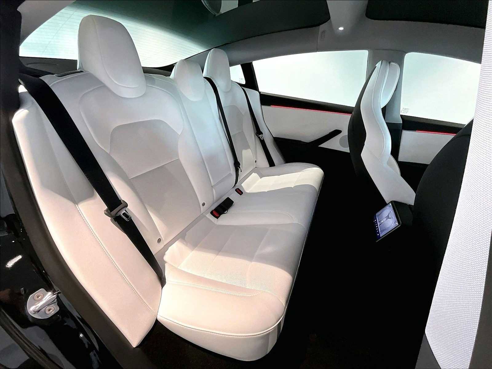 Used 2025 Tesla Model 3 Performance AWD/4WD image 32