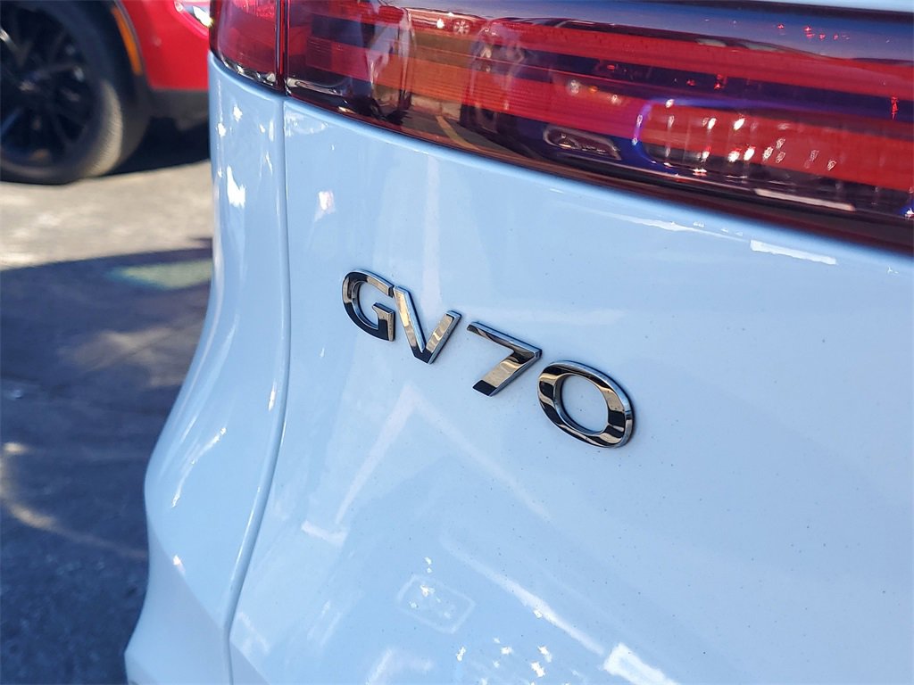 Used 2023 Genesis GV70 2.5T w/ Advanced Package image 7
