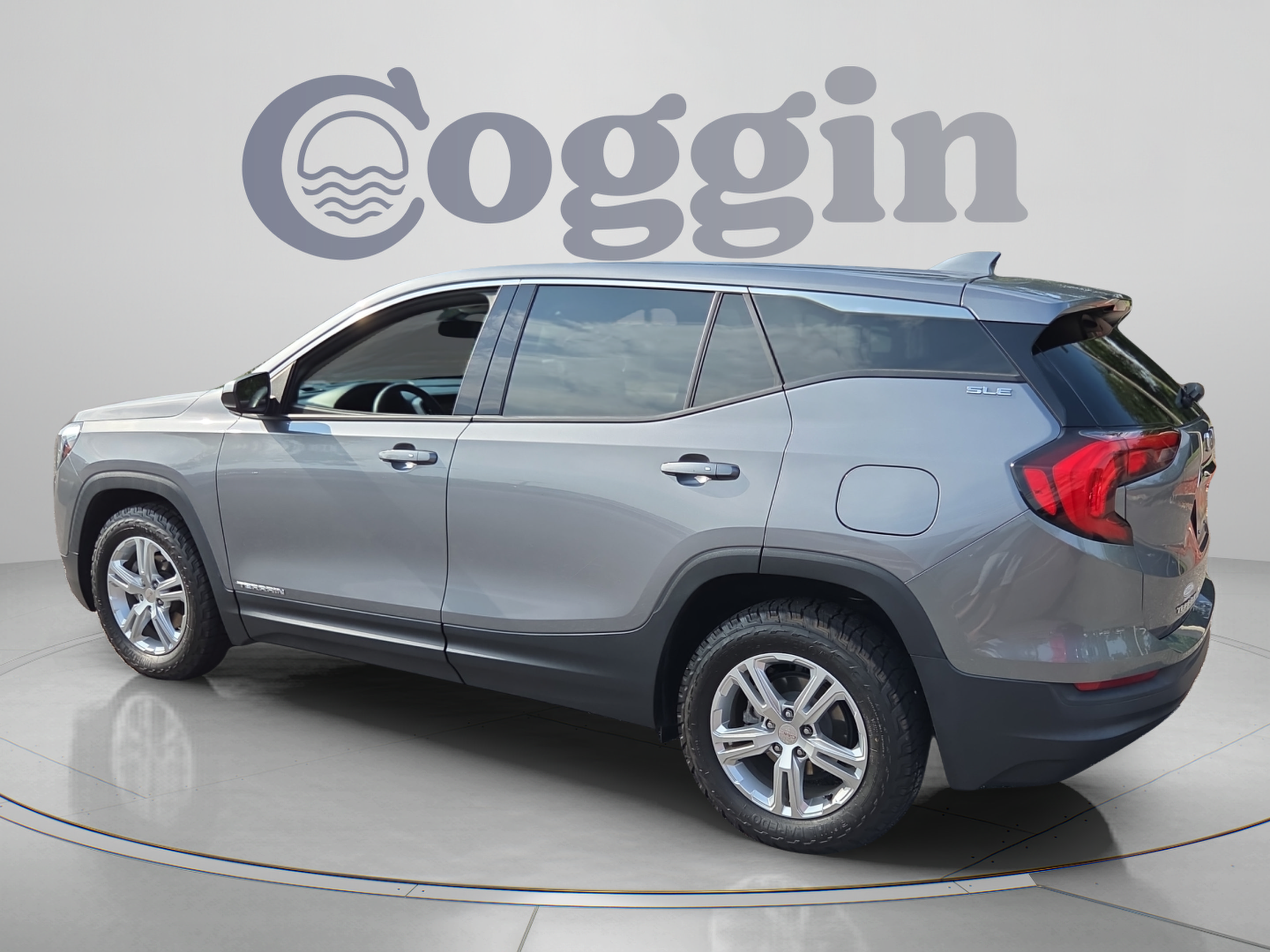 Certified 2020 GMC Terrain SLE FWD image 3