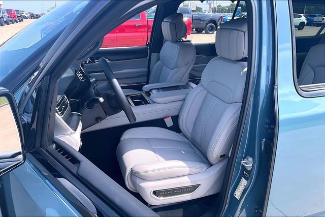 New 2026 Jeep Grand Wagoneer L Summit image 12