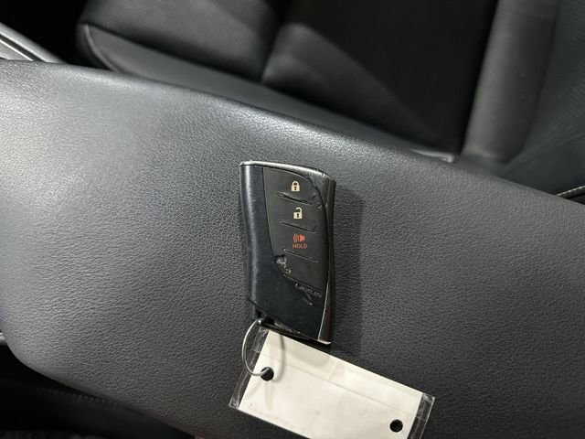 Used 2019 Lexus UX 250h w/ Premium Package AWD/4WD image 32