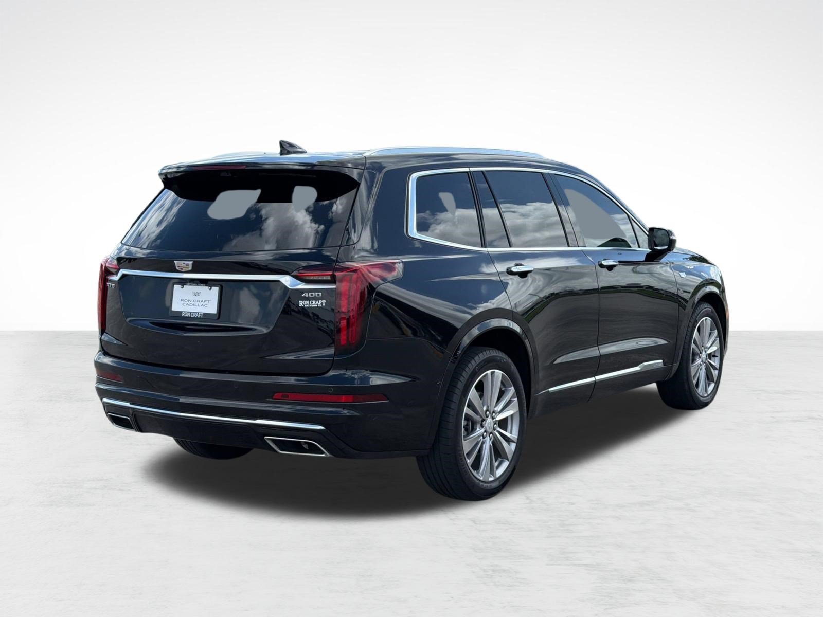 Used 2024 Cadillac XT6 Premium Luxury w/ Technology Package FWD image 9