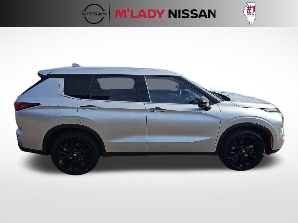 Used 2022 Mitsubishi Outlander SEL Black Edition image 6