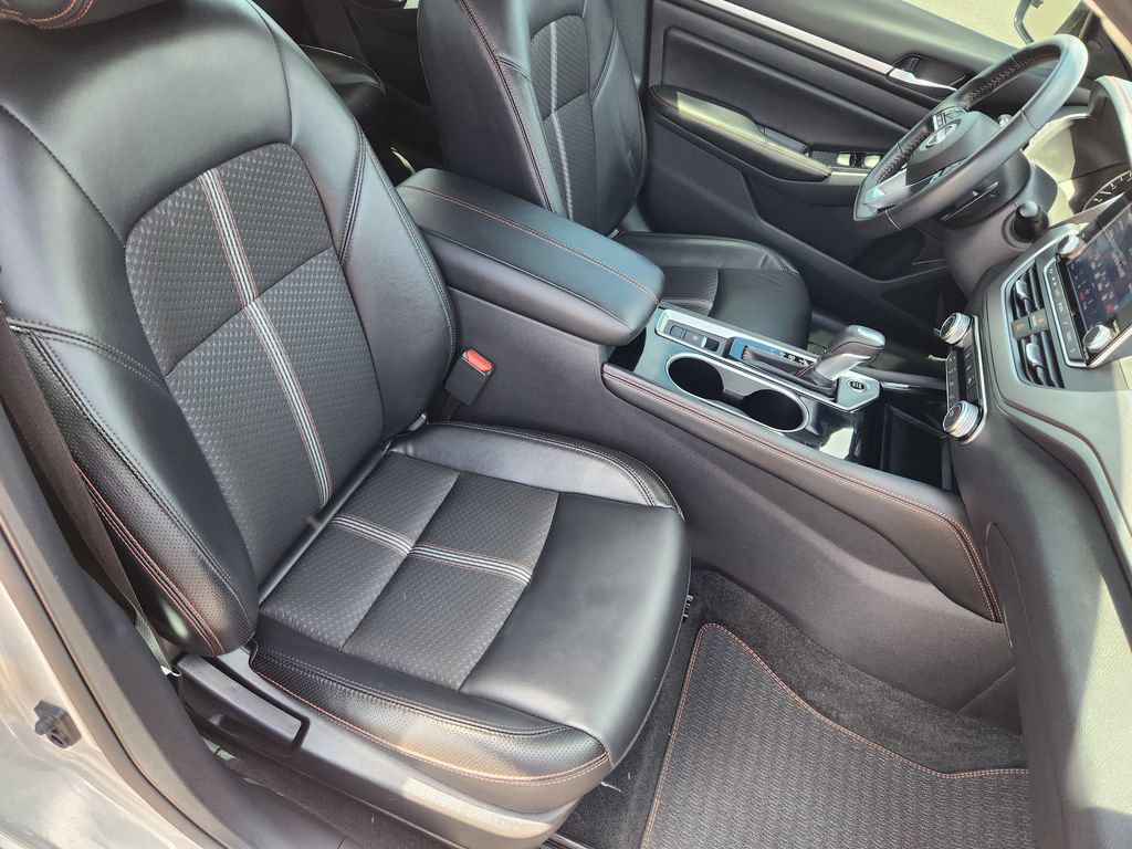 Used 2024 Nissan Altima 2.5 SR AWD/4WD image 11
