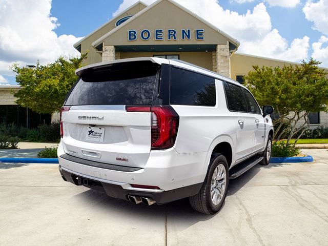 Used 2025 GMC Yukon XL Denali AWD/4WD image 4