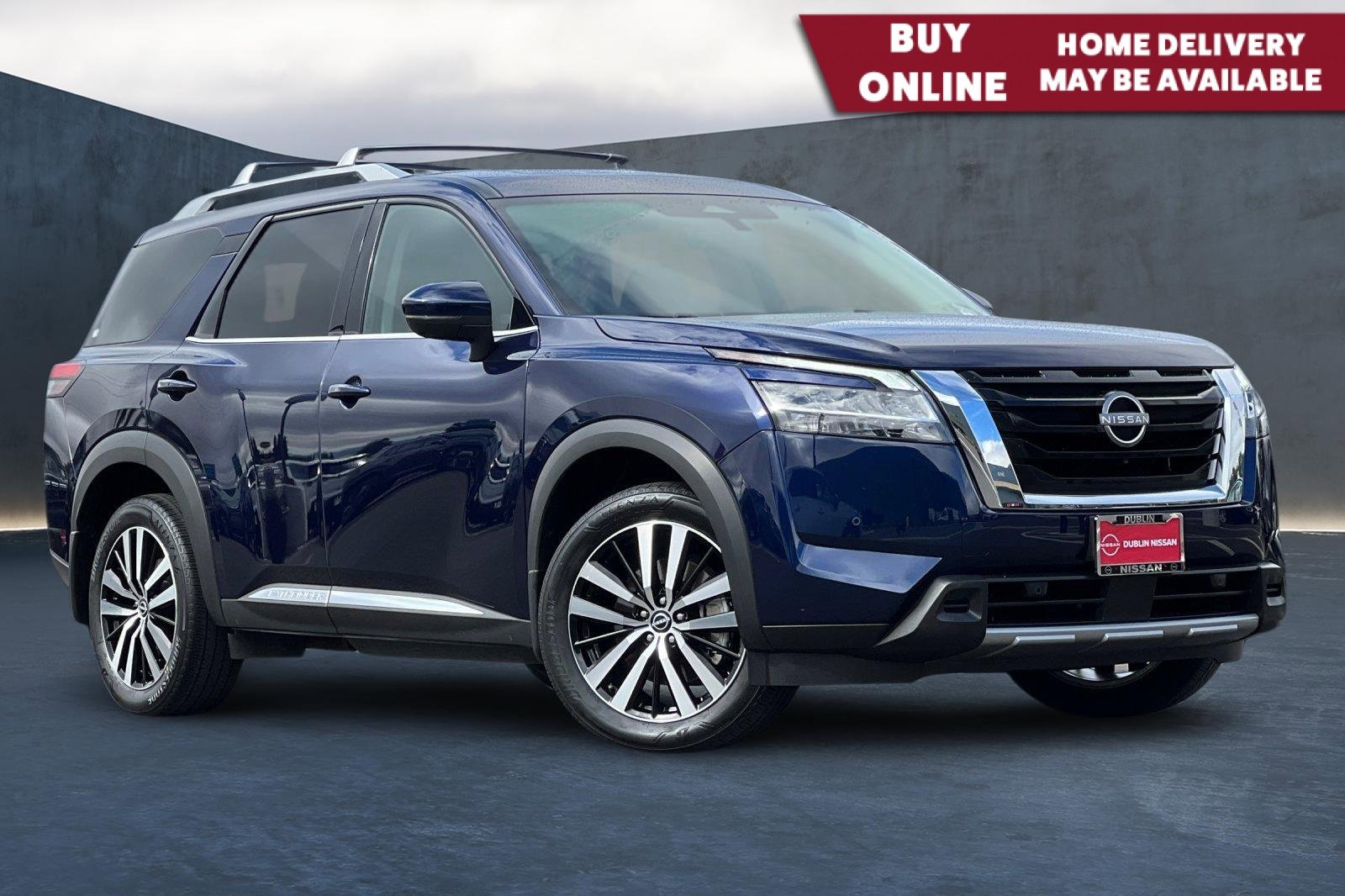 Used 2023 Nissan Pathfinder Platinum w/ Cargo Package