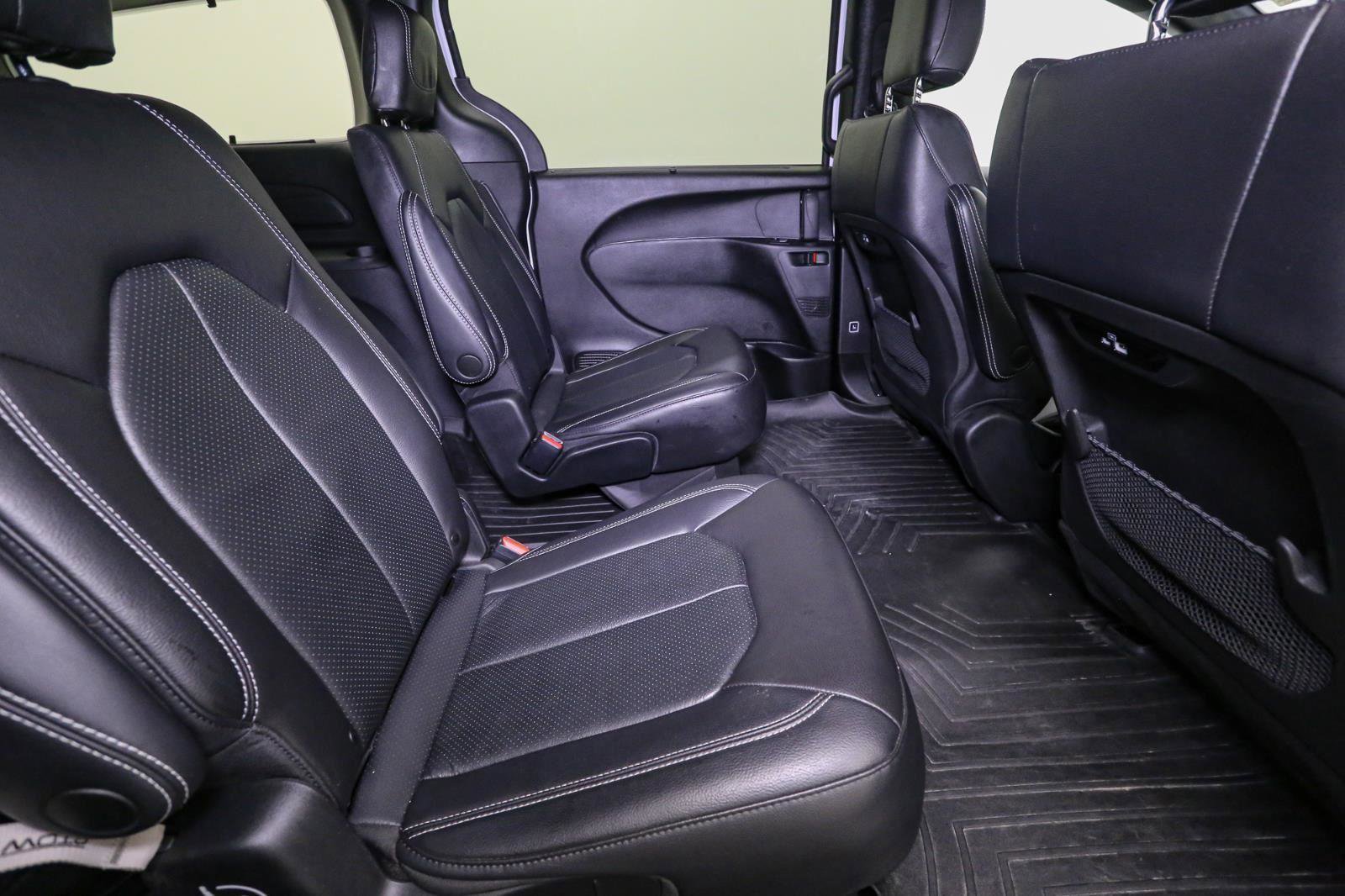 Used 2022 Chrysler Pacifica Touring-L w/ S Appearance Package image 20