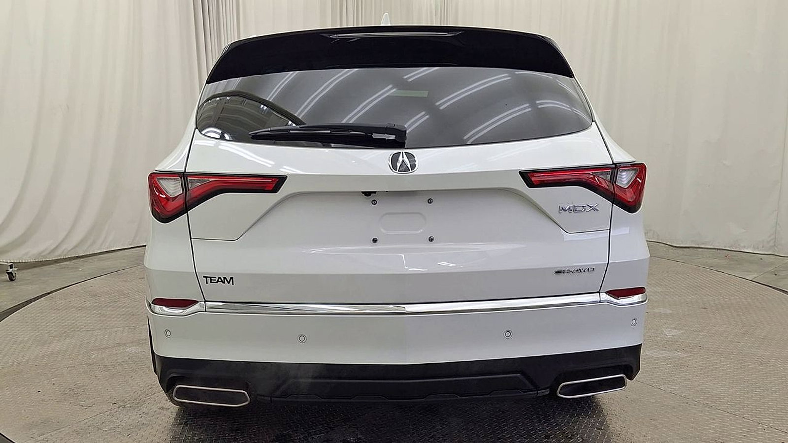 Used 2022 Acura MDX w/ Advance Package image 2