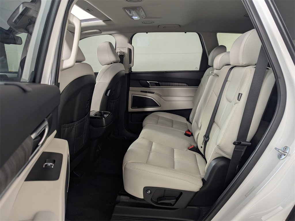 Used 2025 Kia Telluride EX image 23