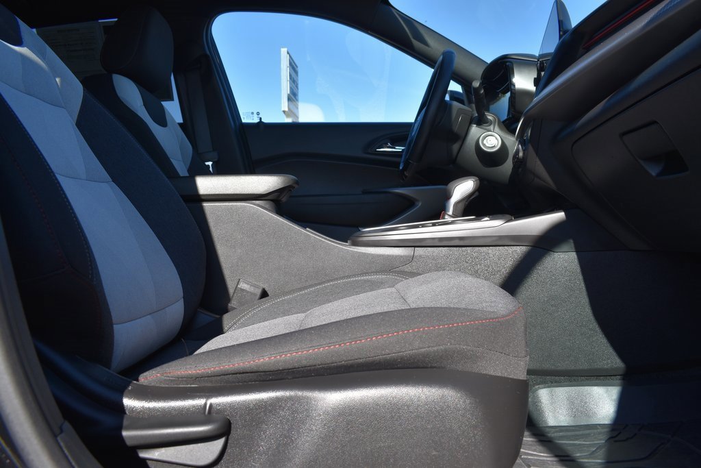 Certified 2024 Chevrolet Trax RS w/ Driver Confidence Package image 11