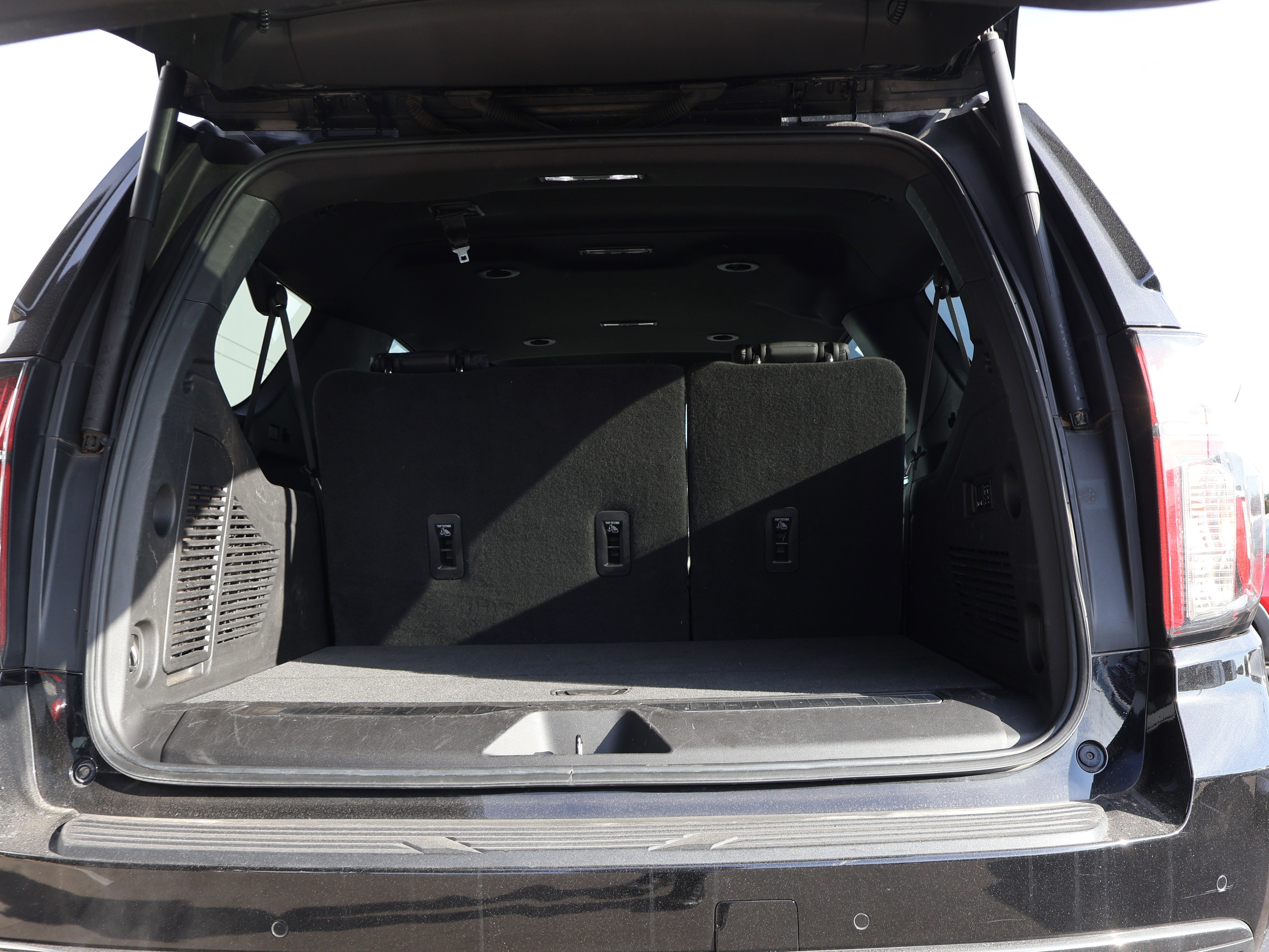 Used 2022 Chevrolet Suburban RST w/ Sport Performance Package AWD/4WD image 20