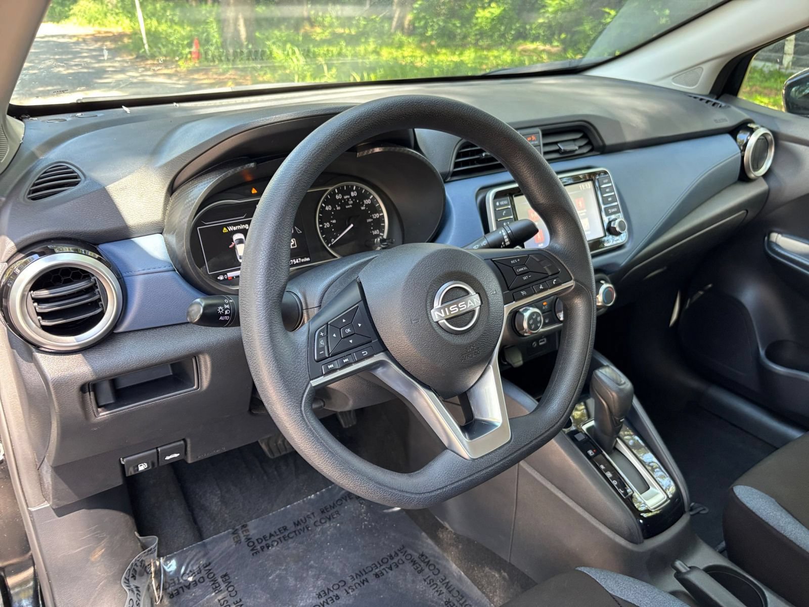 Used 2025 Nissan Versa SV FWD image 32