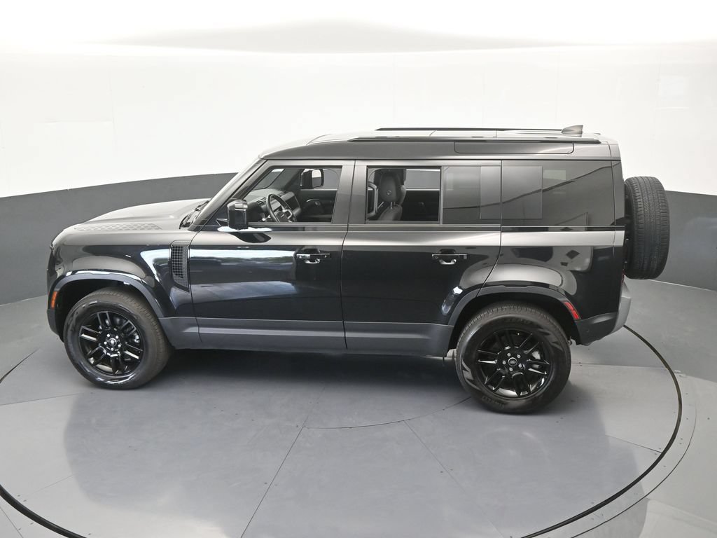 Used 2025 Land Rover Defender 110 S AWD/4WD image 54