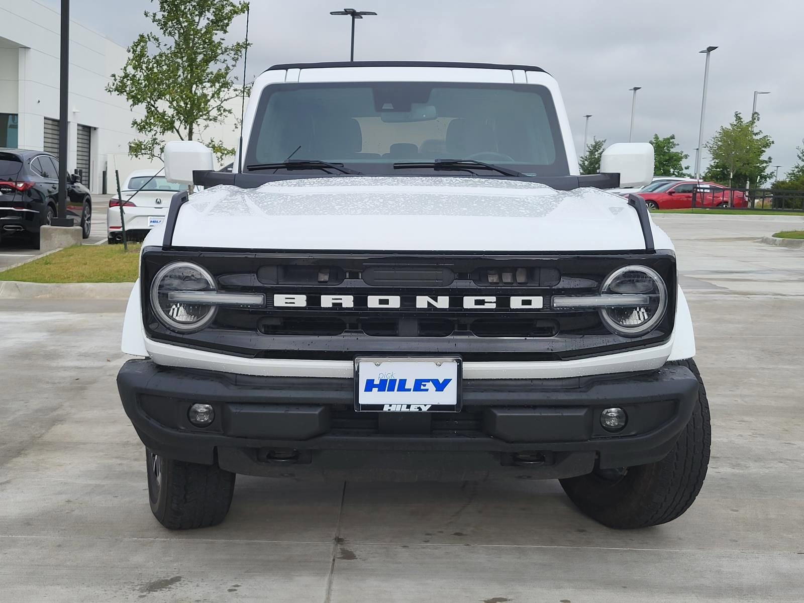 Used 2022 Ford Bronco Outer Banks AWD/4WD image 2