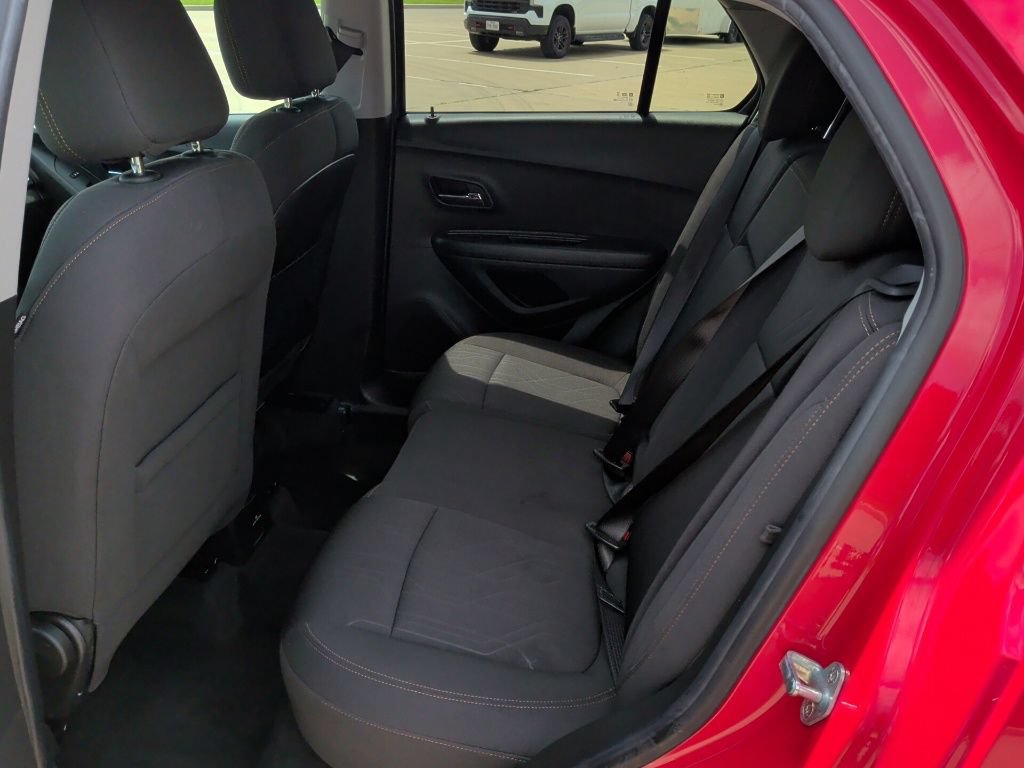 Used 2020 Chevrolet Trax LT FWD image 28