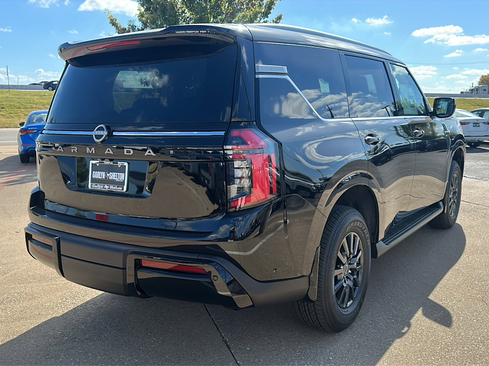 New 2026 Nissan Armada SV image 8