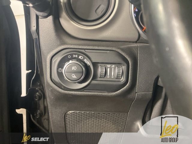 Used 2021 Jeep Gladiator Sport image 13