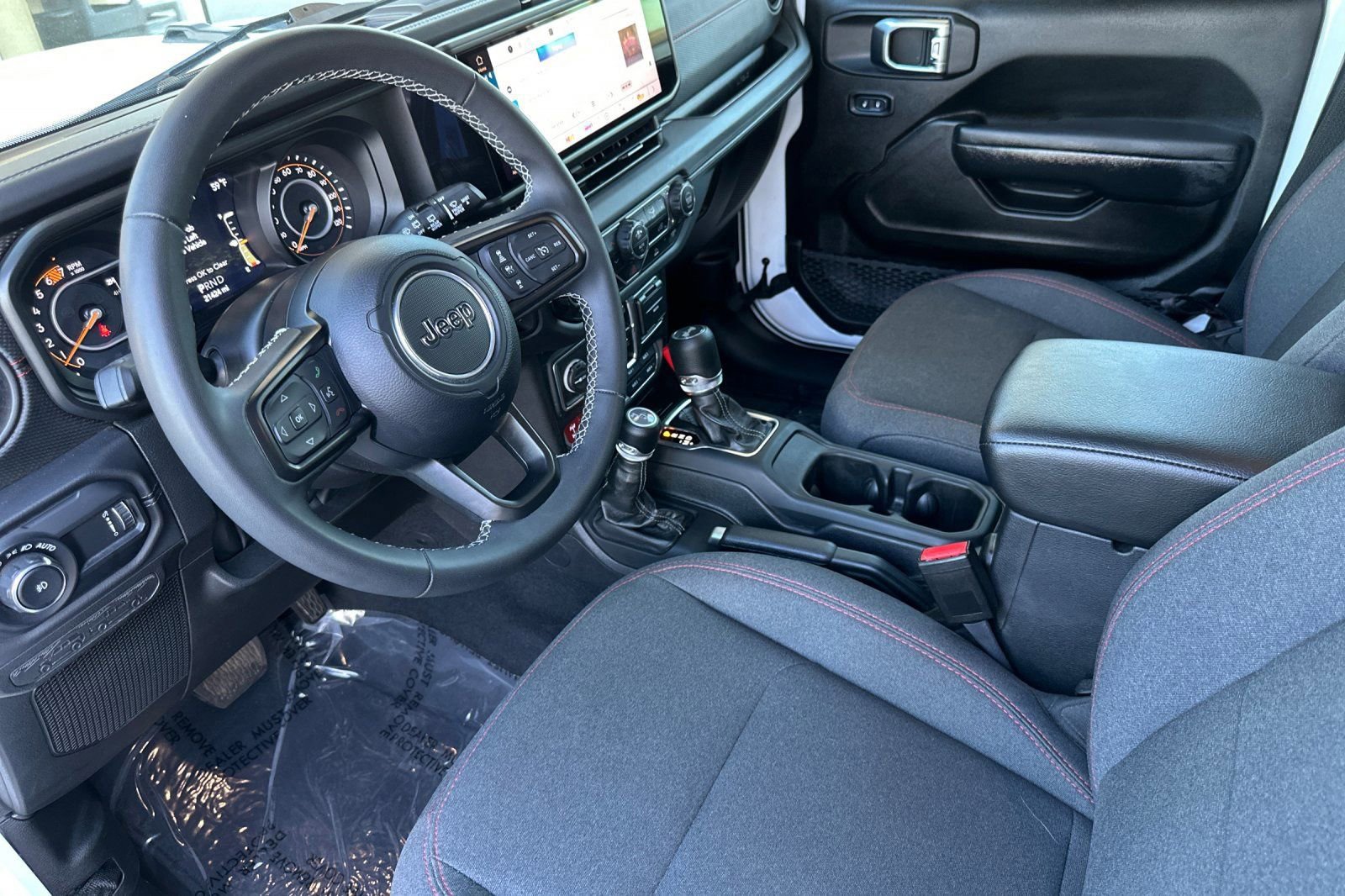 Used 2025 Jeep Wrangler Unlimited Rubicon image 10