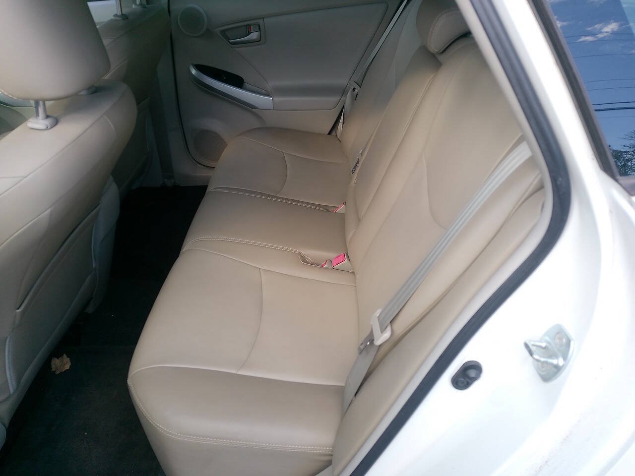 Used 2013 Toyota Prius Five FWD image 13