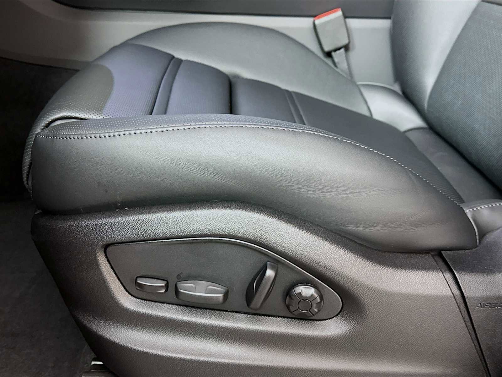 New 2026 Porsche Cayenne E-Hybrid image 13