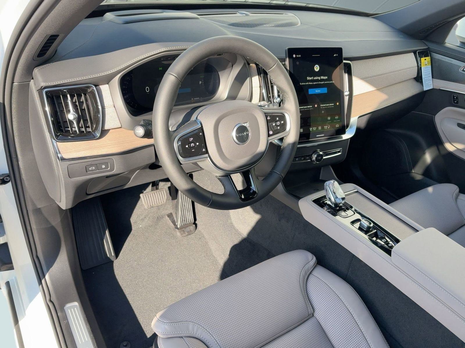 New 2026 Volvo XC90 T8 Ultra w/ Protection Package image 4