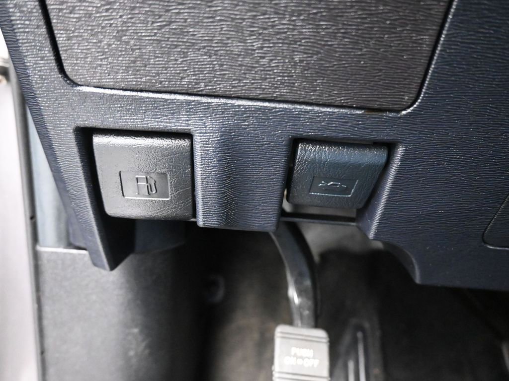 Used 2017 Toyota Sienna SE w/ SE Preferred Package image 27